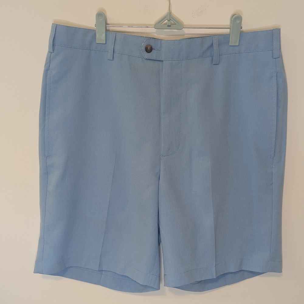 Donald Ross Men's Golf Flat Front Light Blue 8.5" Inseam Shorts